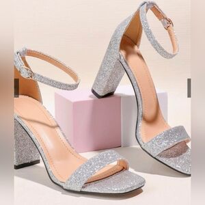 NWOT Forever JOSINA Size 7.5 Silver Glitter Block Heel Dress Shoes